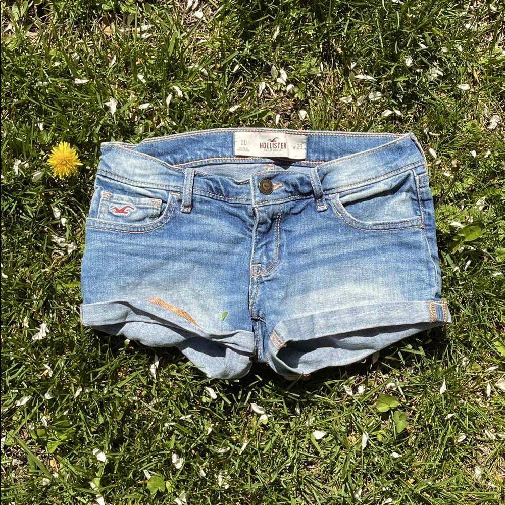 beachy hollister shorts